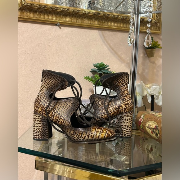 Freebird by Steven Joyce Croc-Embossed Lace-Up Block Heeled Pumps Size 7 - Picture 8 of 13